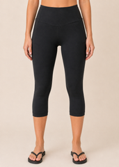 Daily Capri Leggings with Pocket in Black
